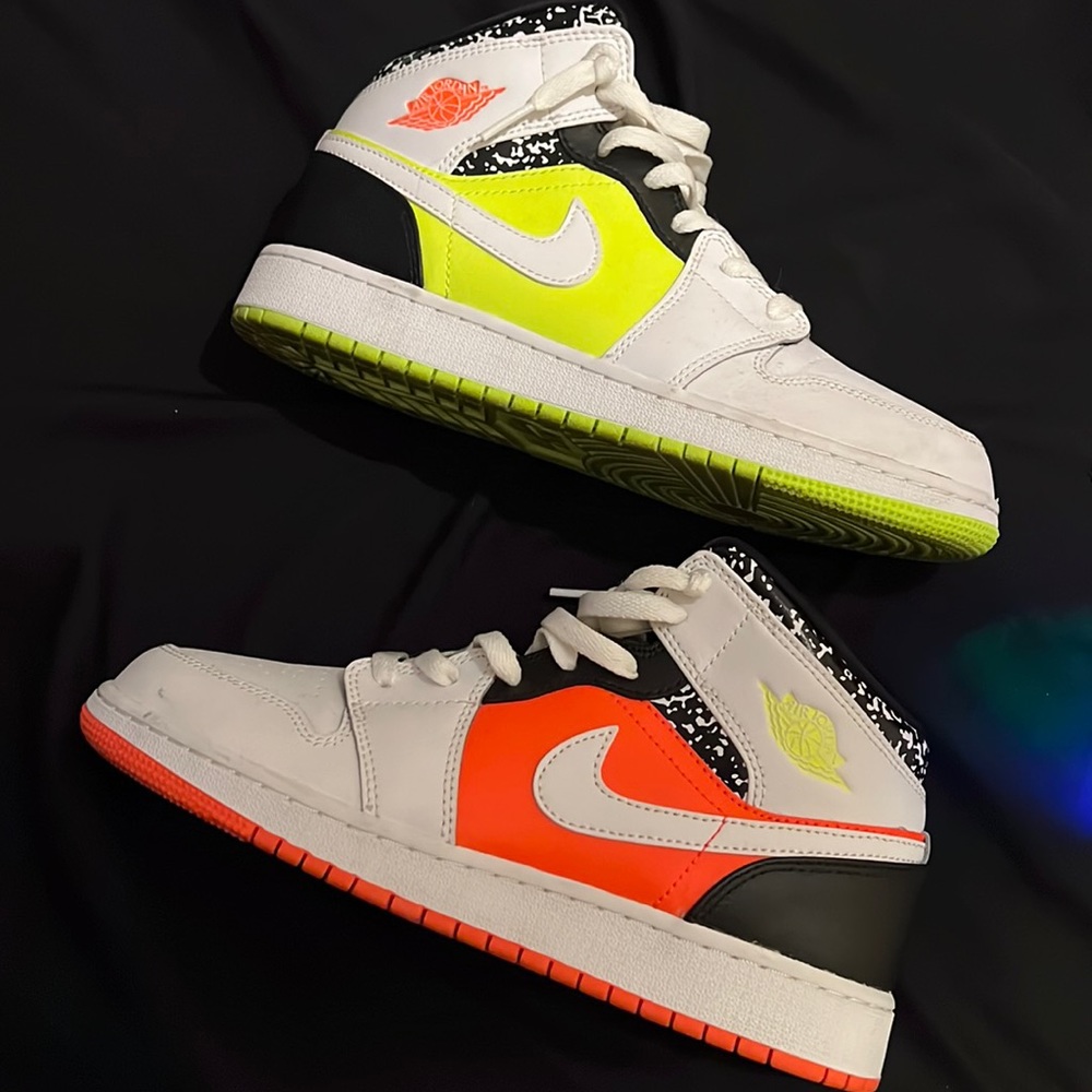 Jordan 1 Mid “Composition Notebook” (GS) Size 6.5Y